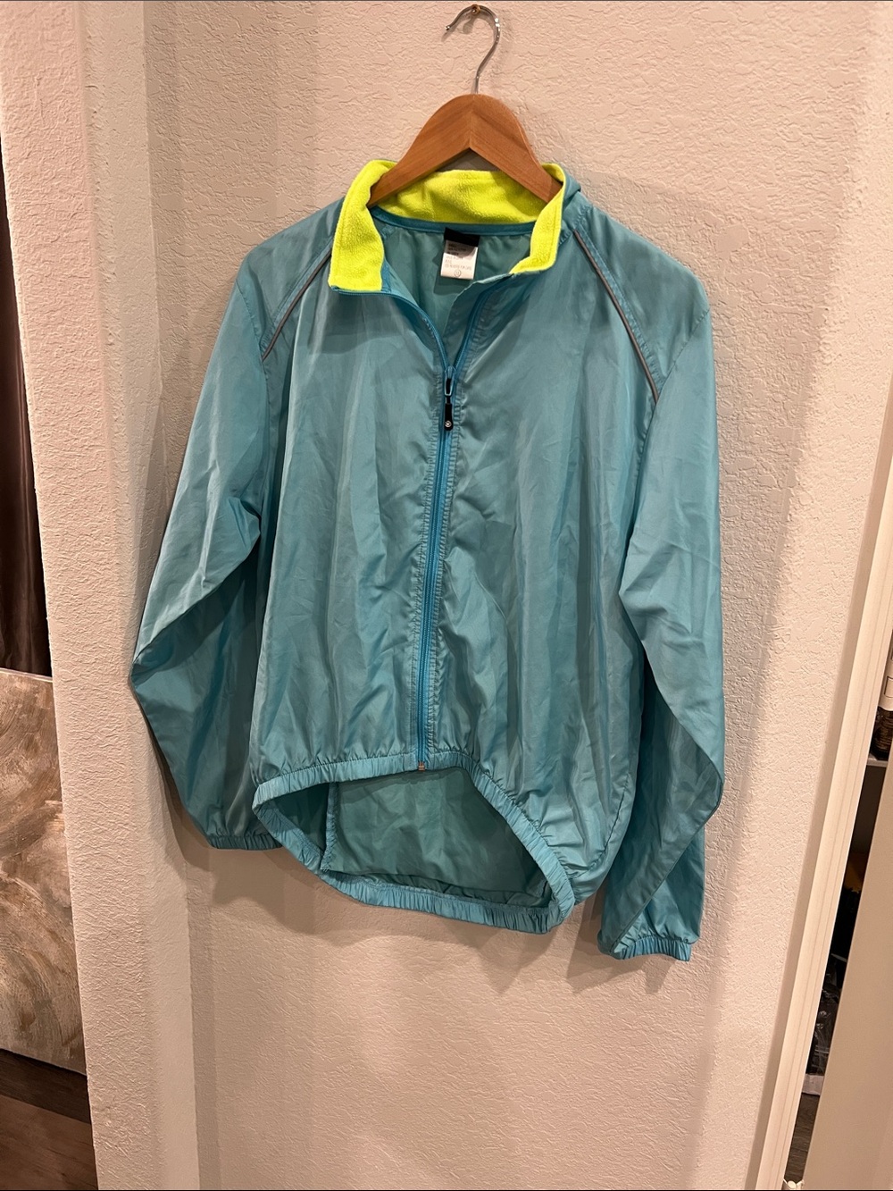 Canari Lightweight Cycling Jacket - Aqua with Neon Yellow Trim- Size XL